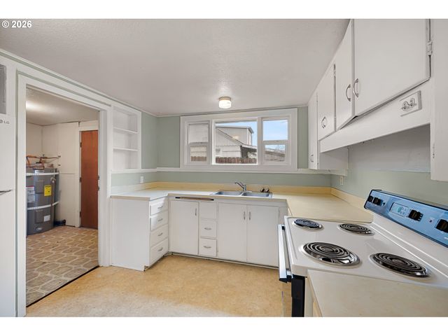 2709 E 16th Ave, Eugene, OR 97403