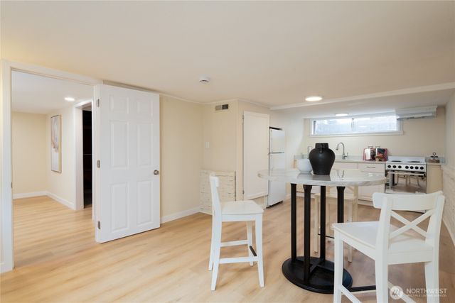 6541 20th Avenue NE, Seattle, WA 98115