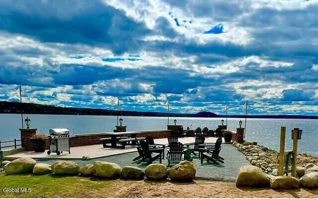 11 Beach Court, Saratoga Springs, Outside, NY 12866