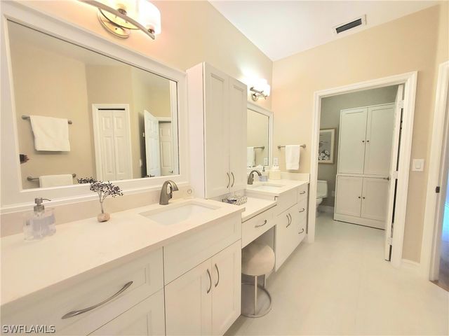 945 Eastham WAY H-203, Naples, FL 34104