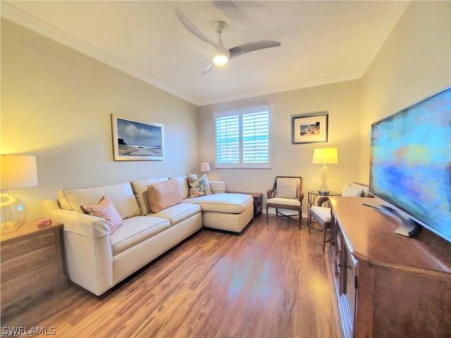 945 Eastham WAY H-203, Naples, FL 34104