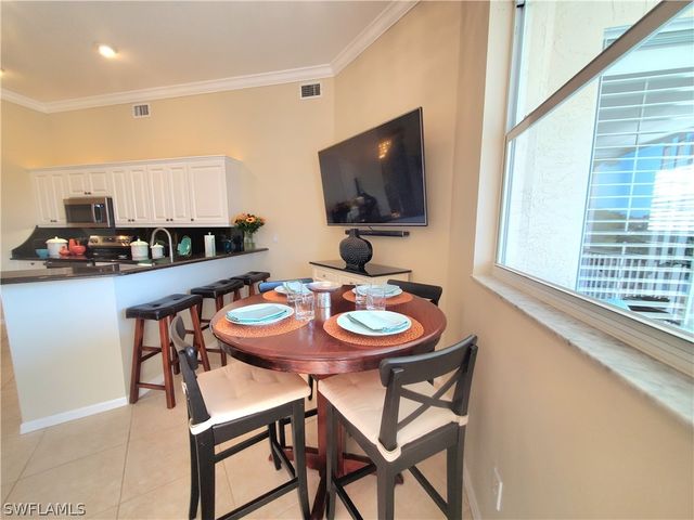 945 Eastham WAY H-203, Naples, FL 34104