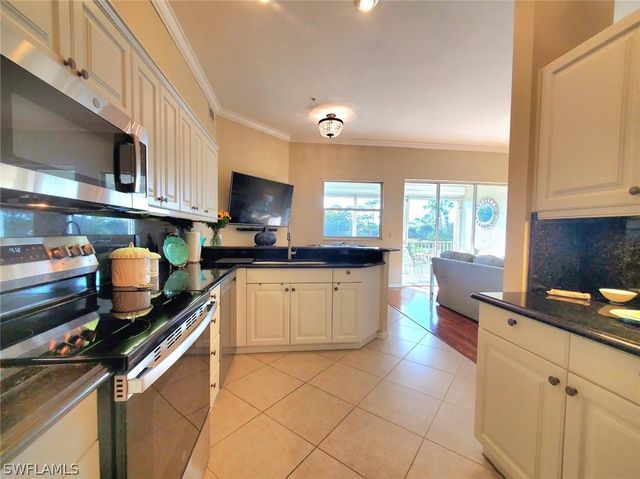 945 Eastham WAY H-203, Naples, FL 34104