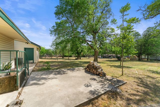 216 Wildflower lane, Seguin, TX 78155