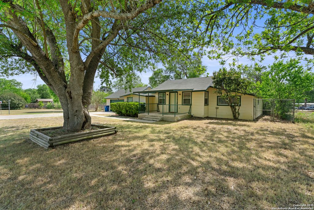 216 Wildflower lane, Seguin, TX 78155