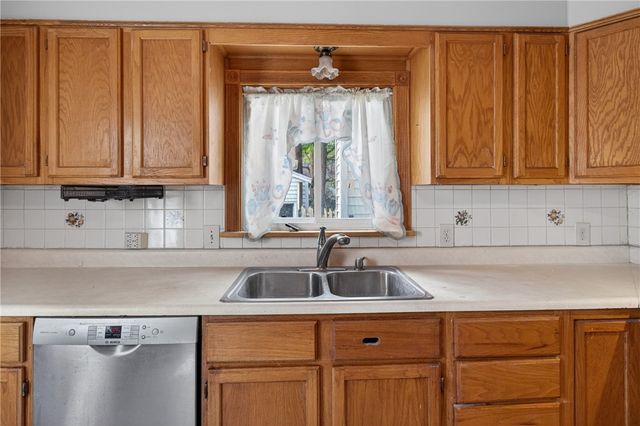 424 West Spruce Street, East Rochester, NY 14445