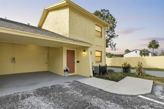 7616 LA MESITA COURT 7616, Tampa, FL 33615