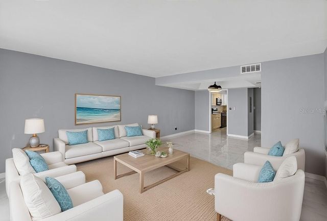 7616 LA MESITA COURT 7616, Tampa, FL 33615