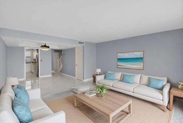 7616 LA MESITA COURT 7616, Tampa, FL 33615