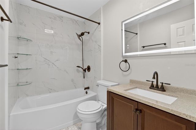 7616 LA MESITA COURT 7616, Tampa, FL 33615