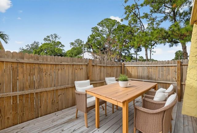 7616 LA MESITA COURT 7616, Tampa, FL 33615