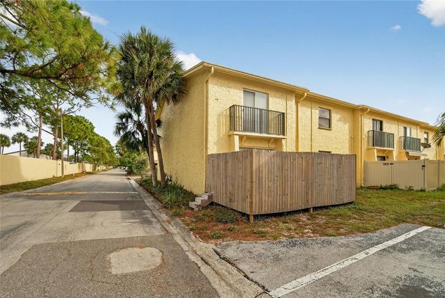 7616 LA MESITA COURT 7616, Tampa, FL 33615