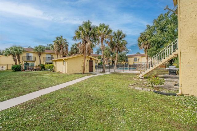 7616 LA MESITA COURT 7616, Tampa, FL 33615