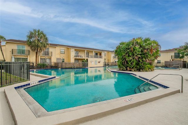 7616 LA MESITA COURT 7616, Tampa, FL 33615