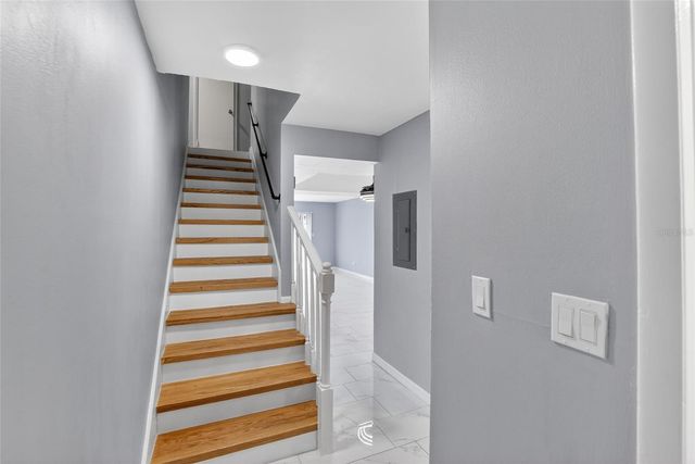 7616 LA MESITA COURT 7616, Tampa, FL 33615