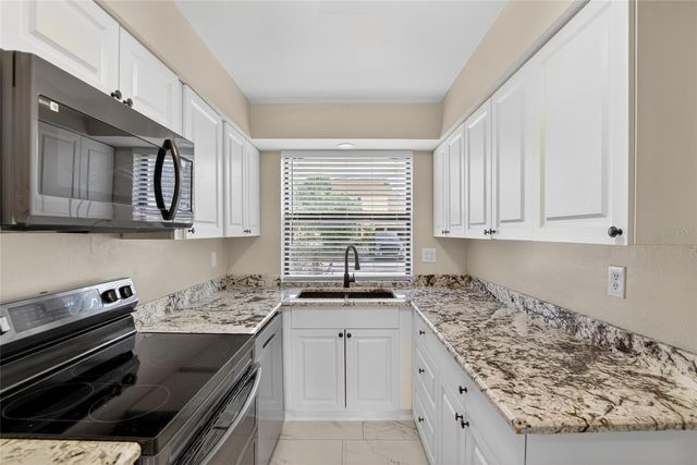 7616 LA MESITA COURT 7616, Tampa, FL 33615