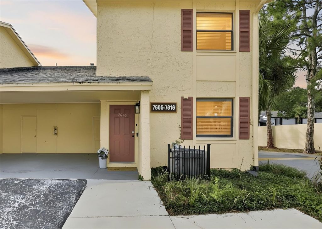 7616 LA MESITA COURT 7616, Tampa, FL 33615