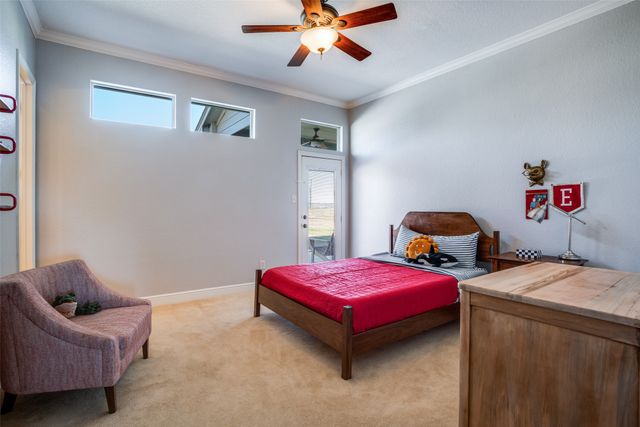 9722 Oak Creek Drive, Pilot Point, TX 76258