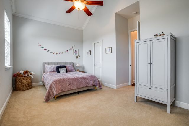9722 Oak Creek Drive, Pilot Point, TX 76258