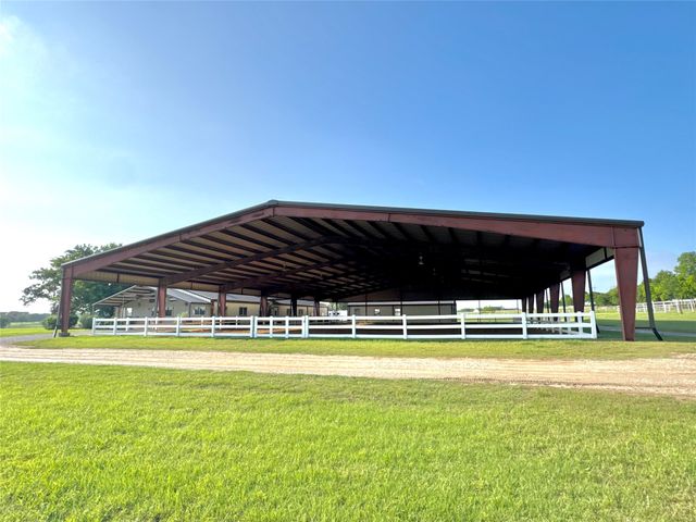 9722 Oak Creek Drive, Pilot Point, TX 76258
