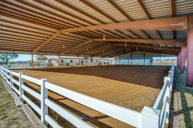 9722 Oak Creek Drive, Pilot Point, TX 76258