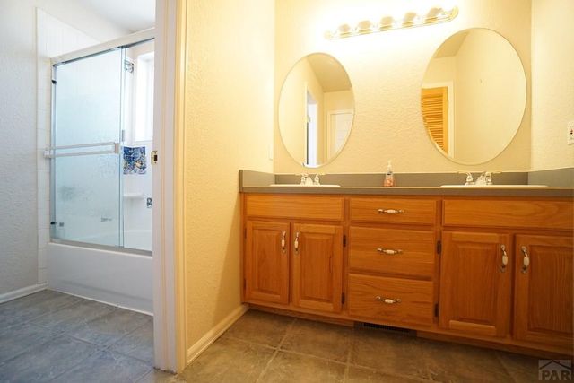 461 E Fredonia Dr, Pueblo, CO 81007