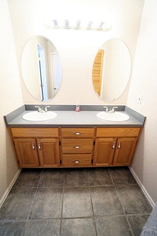 461 E Fredonia Dr, Pueblo, CO 81007