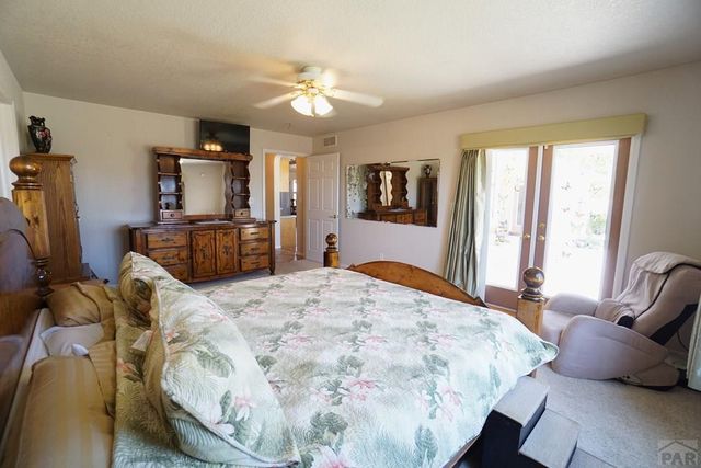 461 E Fredonia Dr, Pueblo, CO 81007