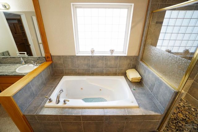 461 E Fredonia Dr, Pueblo, CO 81007