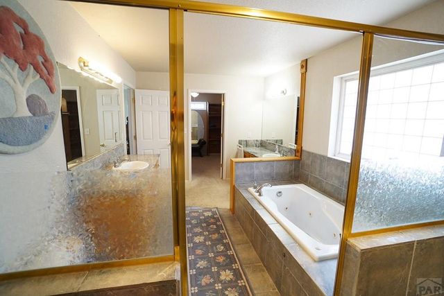 461 E Fredonia Dr, Pueblo, CO 81007