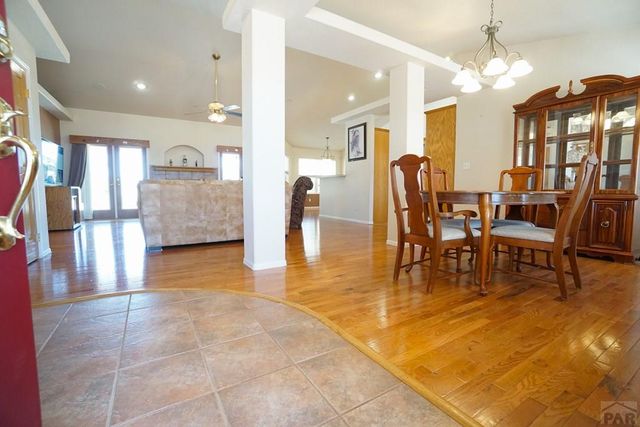 461 E Fredonia Dr, Pueblo, CO 81007