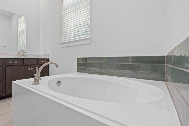 516 Red Cascade Trail, Willis, TX 77318