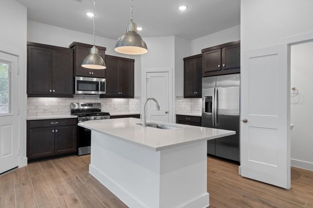 516 Red Cascade Trail, Willis, TX 77318