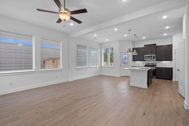 516 Red Cascade Trail, Willis, TX 77318