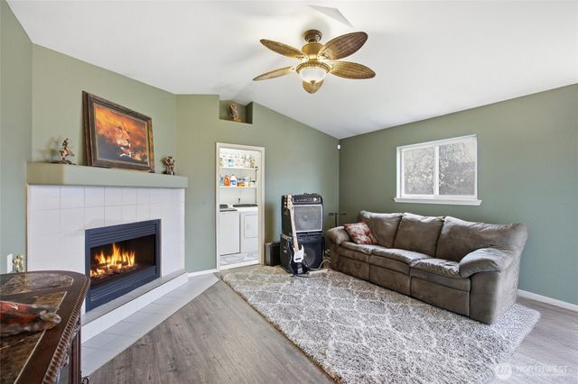 112 W Belmont Avenue, Moses Lake, WA 98837