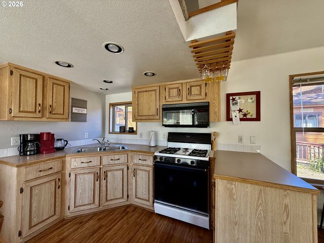 19921 WHALESHEAD Rd U1, Brookings, OR 97415