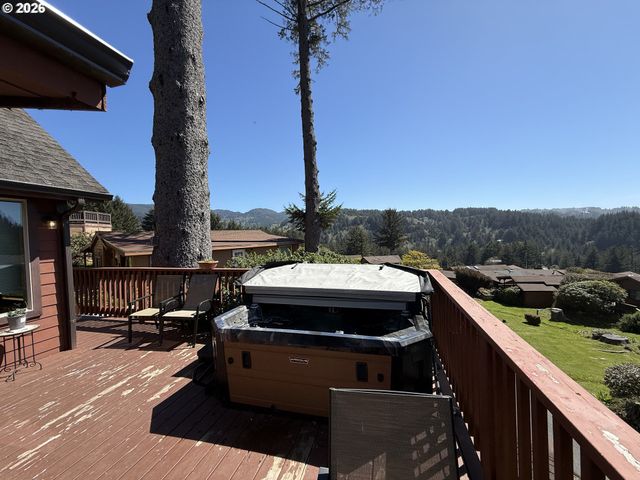 19921 WHALESHEAD Rd U1, Brookings, OR 97415