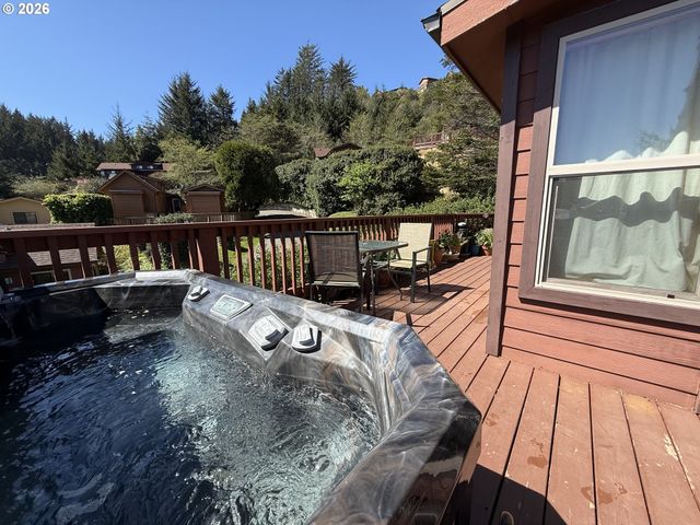 19921 WHALESHEAD Rd U1, Brookings, OR 97415