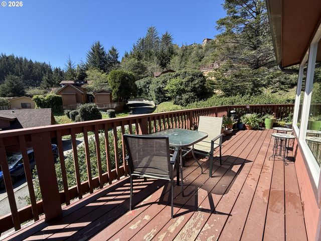 19921 WHALESHEAD Rd U1, Brookings, OR 97415