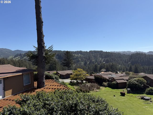19921 WHALESHEAD Rd U1, Brookings, OR 97415