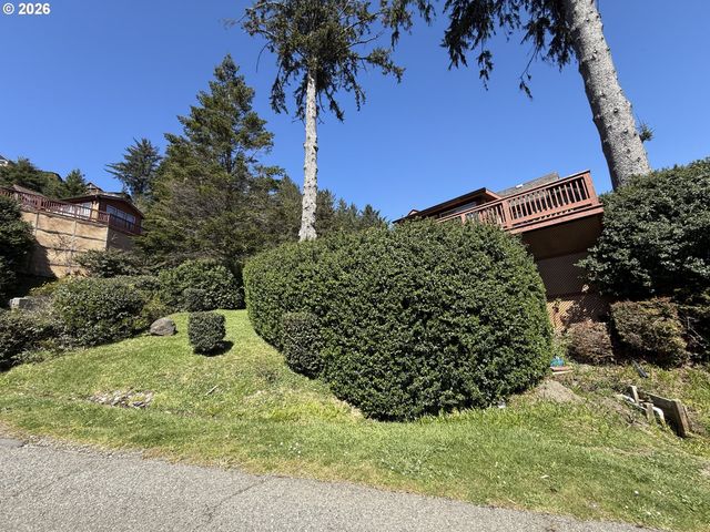 19921 WHALESHEAD Rd U1, Brookings, OR 97415