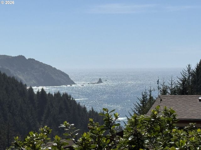 19921 WHALESHEAD Rd U1, Brookings, OR 97415