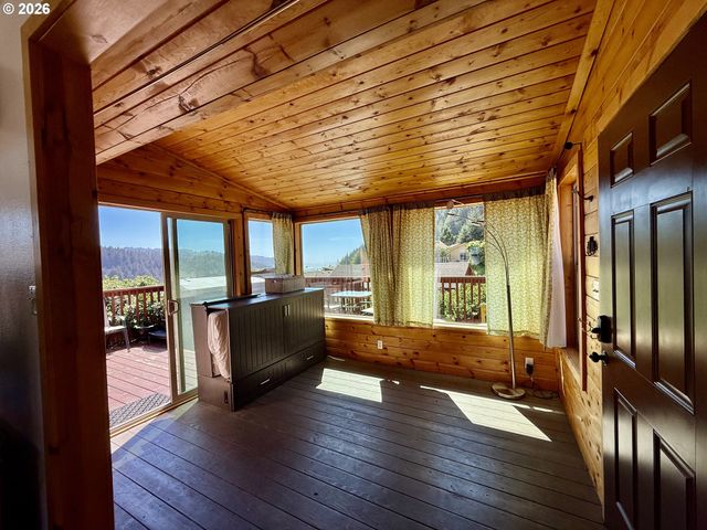19921 WHALESHEAD Rd U1, Brookings, OR 97415