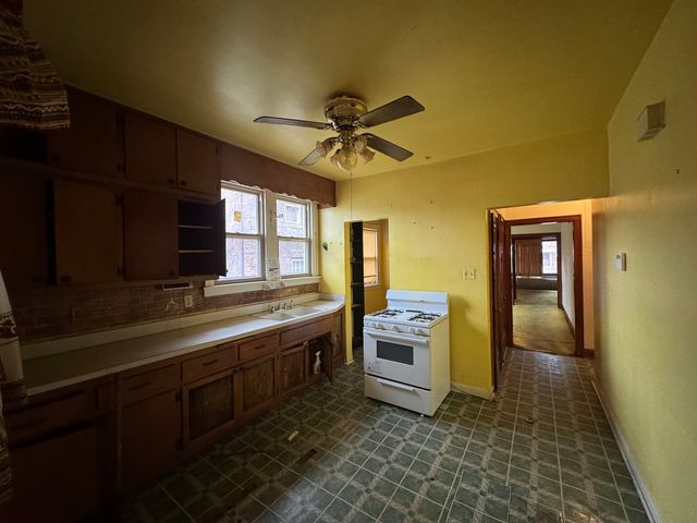 10827 S Wallace Street, Chicago, IL 60628