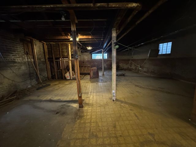 10827 S Wallace Street, Chicago, IL 60628
