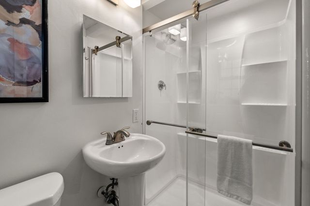 80 Wade Street, Newton, MA 02461