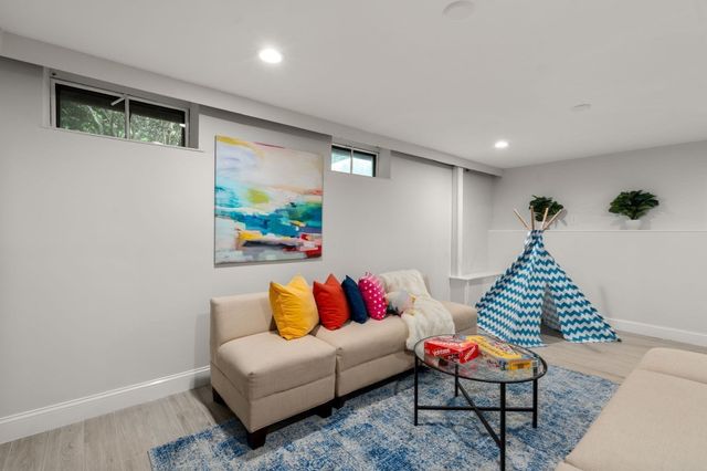80 Wade Street, Newton, MA 02461