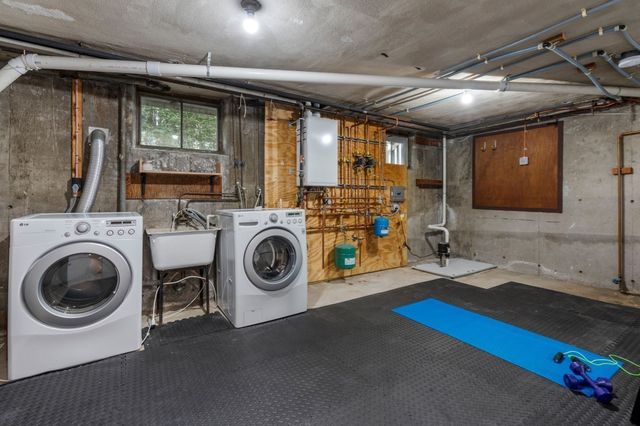 80 Wade Street, Newton, MA 02461