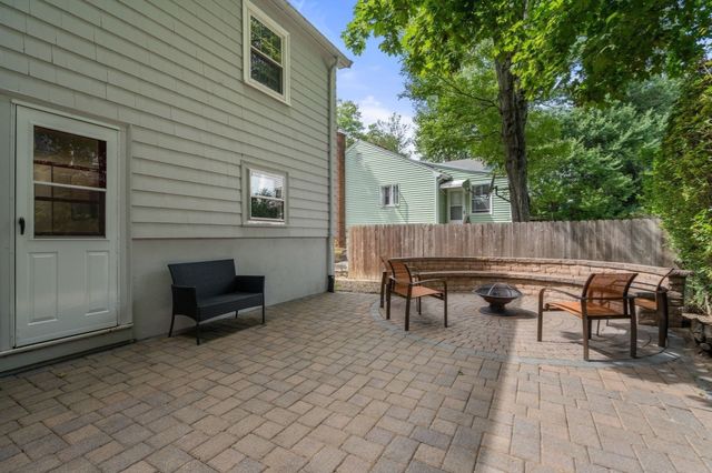 80 Wade Street, Newton, MA 02461