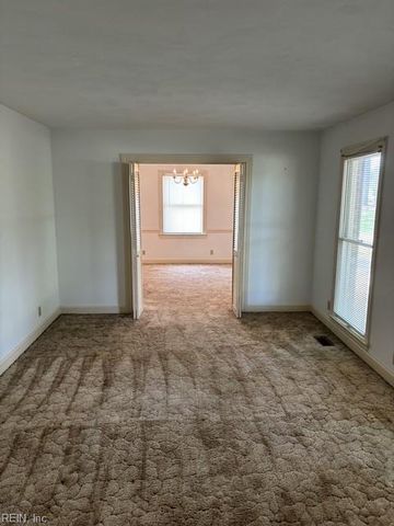 401 Fairview DR, Franklin, VA 23851